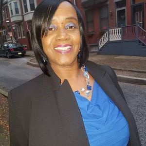 Meet your Posher, Edwina